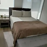 Midtown 4 Bedroom Home Free Wi-Fi And Parking